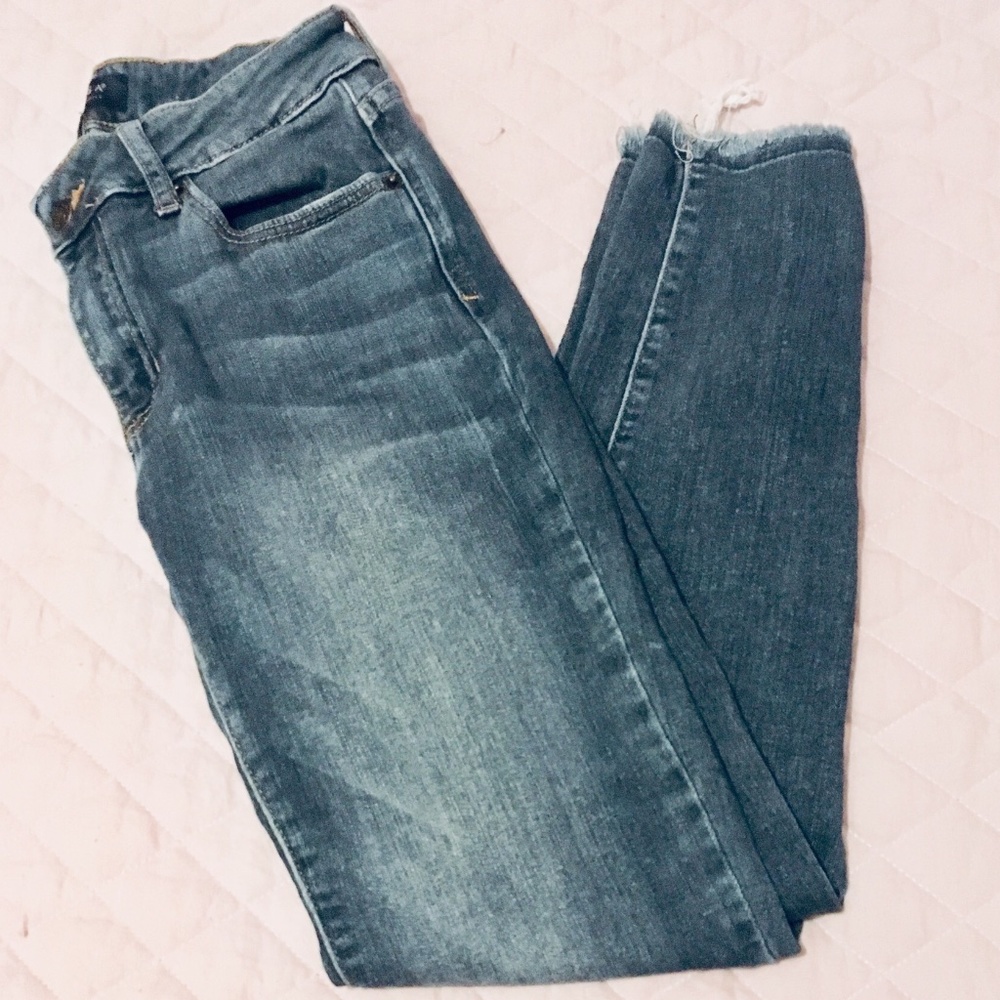 Just USA Mid-rise Skinny Jeans with frayed hem